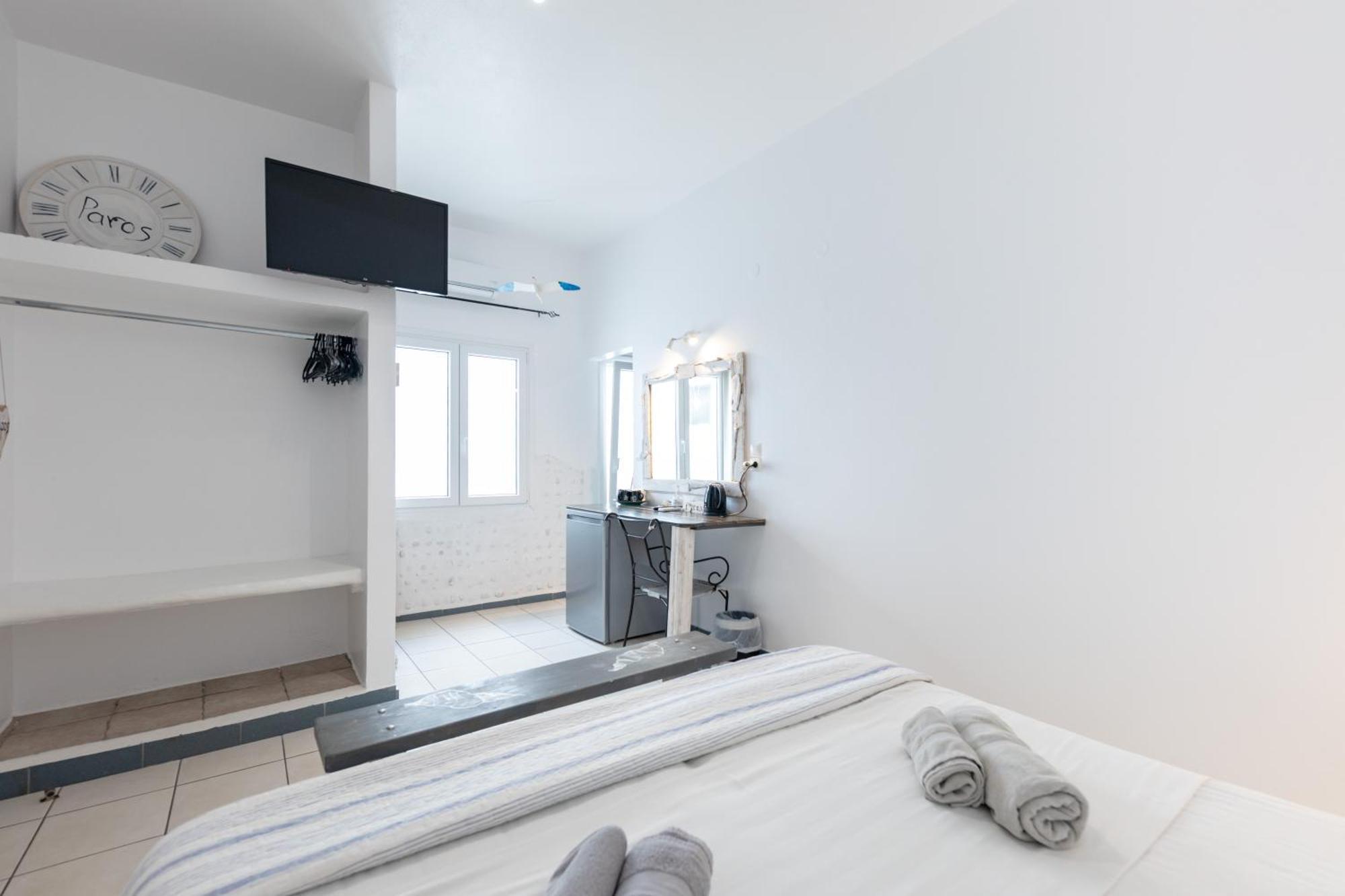 Madaky Hotel Náousa Eksteriør billede