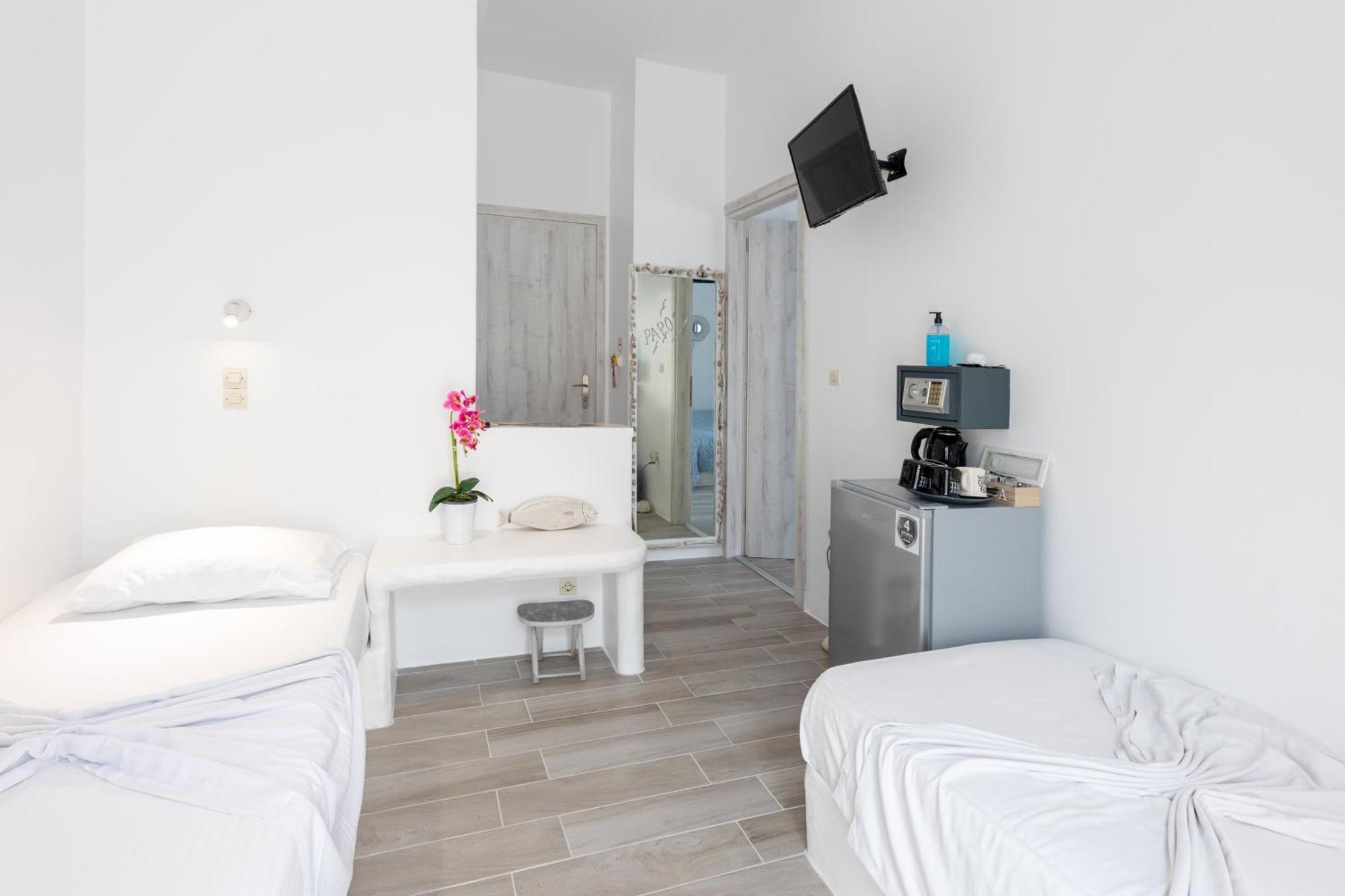 Madaky Hotel Náousa Eksteriør billede