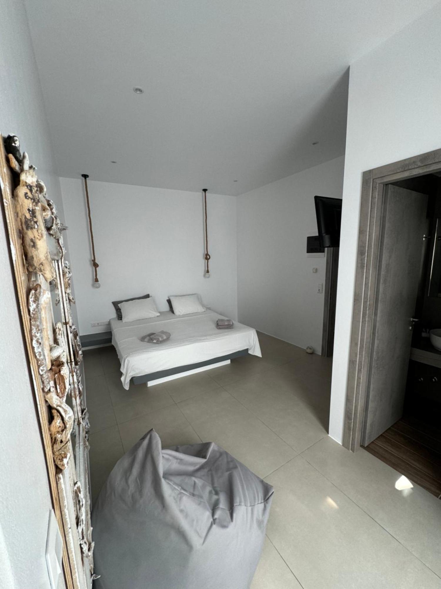 Madaky Hotel Náousa Eksteriør billede