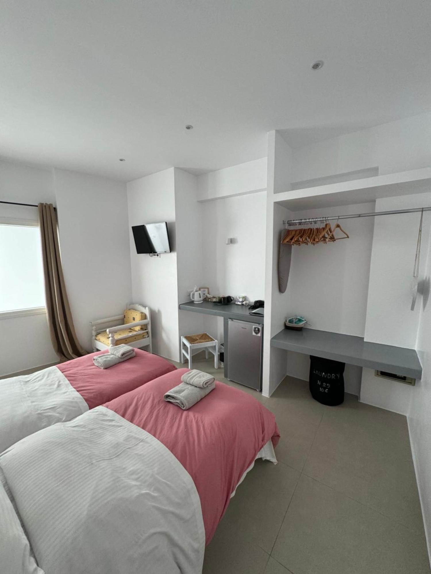 Madaky Hotel Náousa Eksteriør billede
