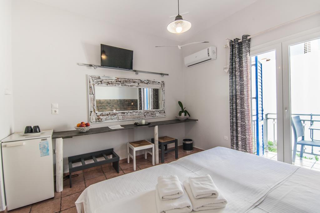 Madaky Hotel Náousa Eksteriør billede